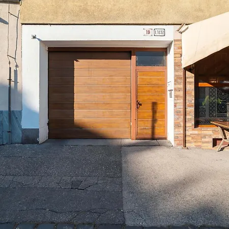 No9, Stylish In Pressburg