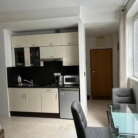 No9, Stylish In Pozsony