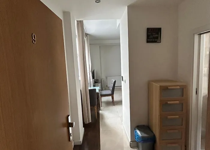 Apartment No9, Stylish In *