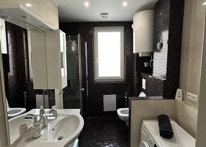 Apartment No9, Stylish In *